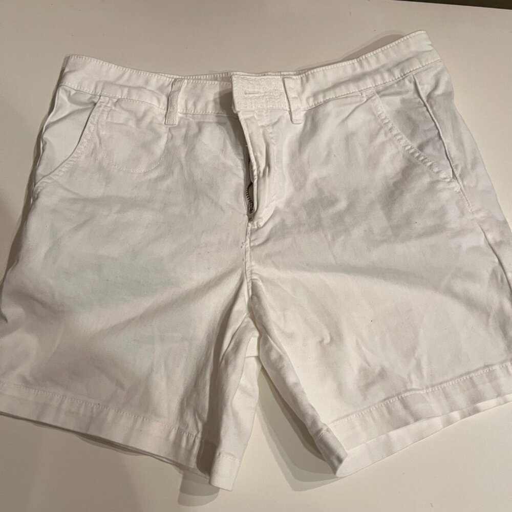 Anthropologie White‎ Chino Shorts Size 27 Relaxed Fit with Pockets 💗
